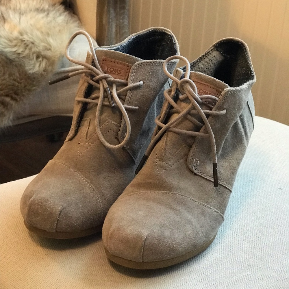 Tan TOMS desert bootie